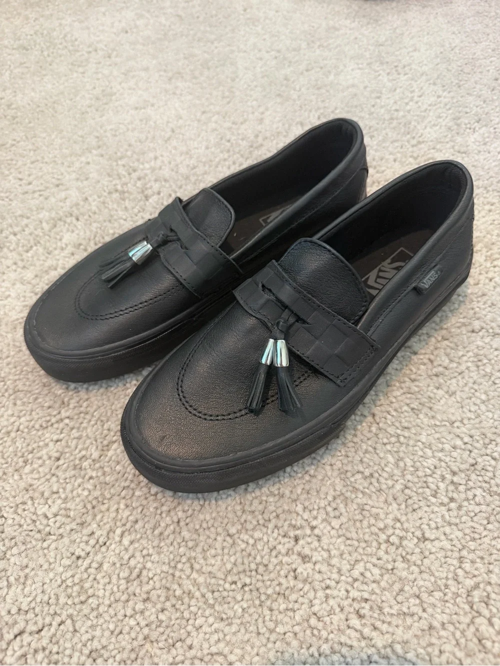 Vans Men’s Black Leather Tassel Loafers lug sole. Mens 7.0 Women’s 8.5.